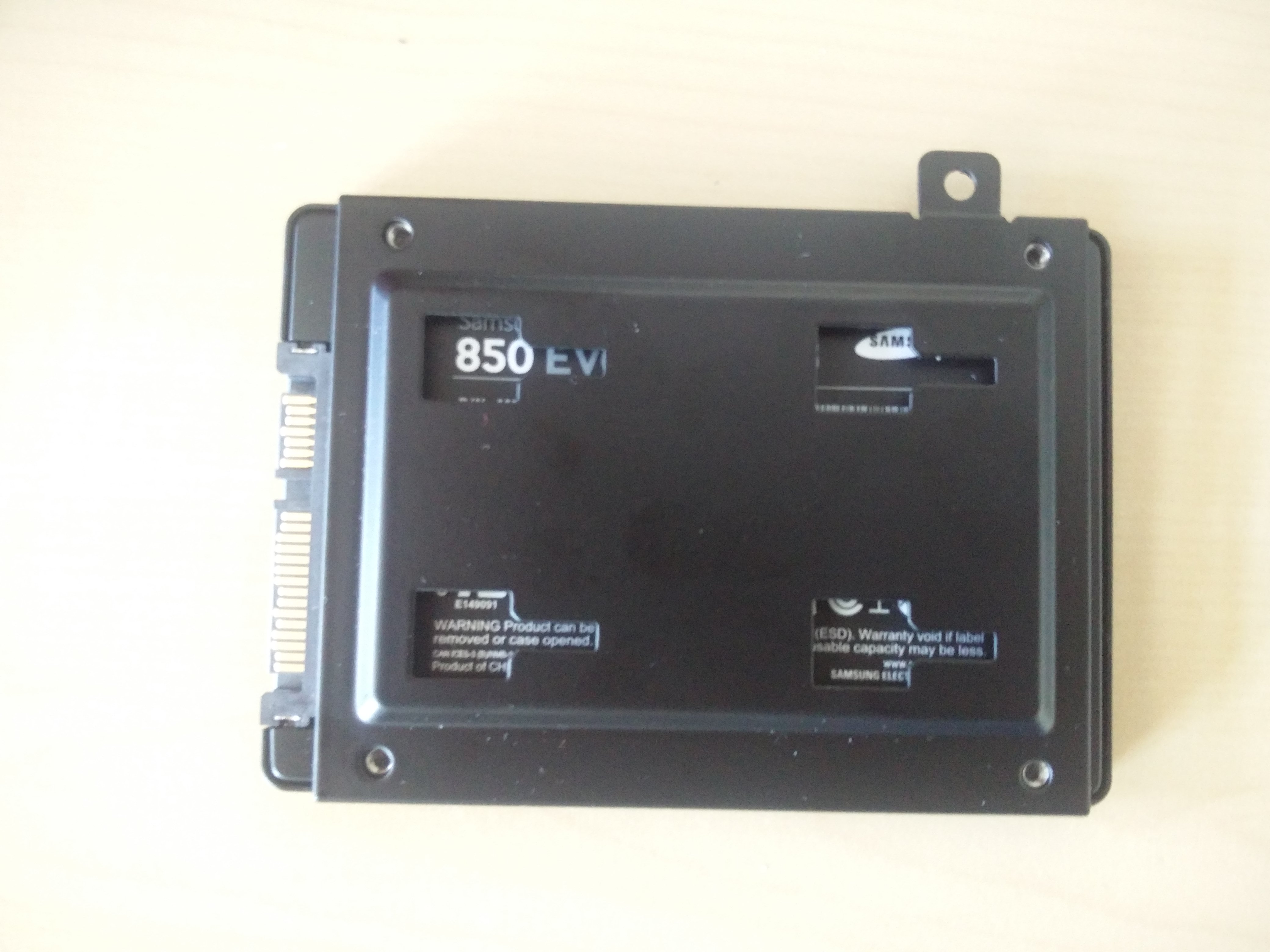 Eingebaute SSD ohne Schrauben
